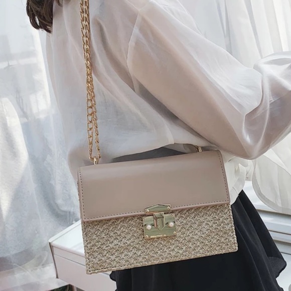 Zara Handbags - Cream shoulder bag Zara Handbags - Cream shoulder bag